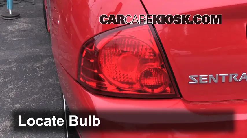 2006 Nissan Sentra S 1.8L 4 Cyl. Éclairage Feux de position arrière (remplacer ampoule)